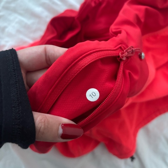 Lululemon speed up shorts in red size 10 - Picture 3 of 3